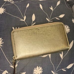✨NEVER USED✨GOLD KATE SPADE ZIPPER WRISTLET